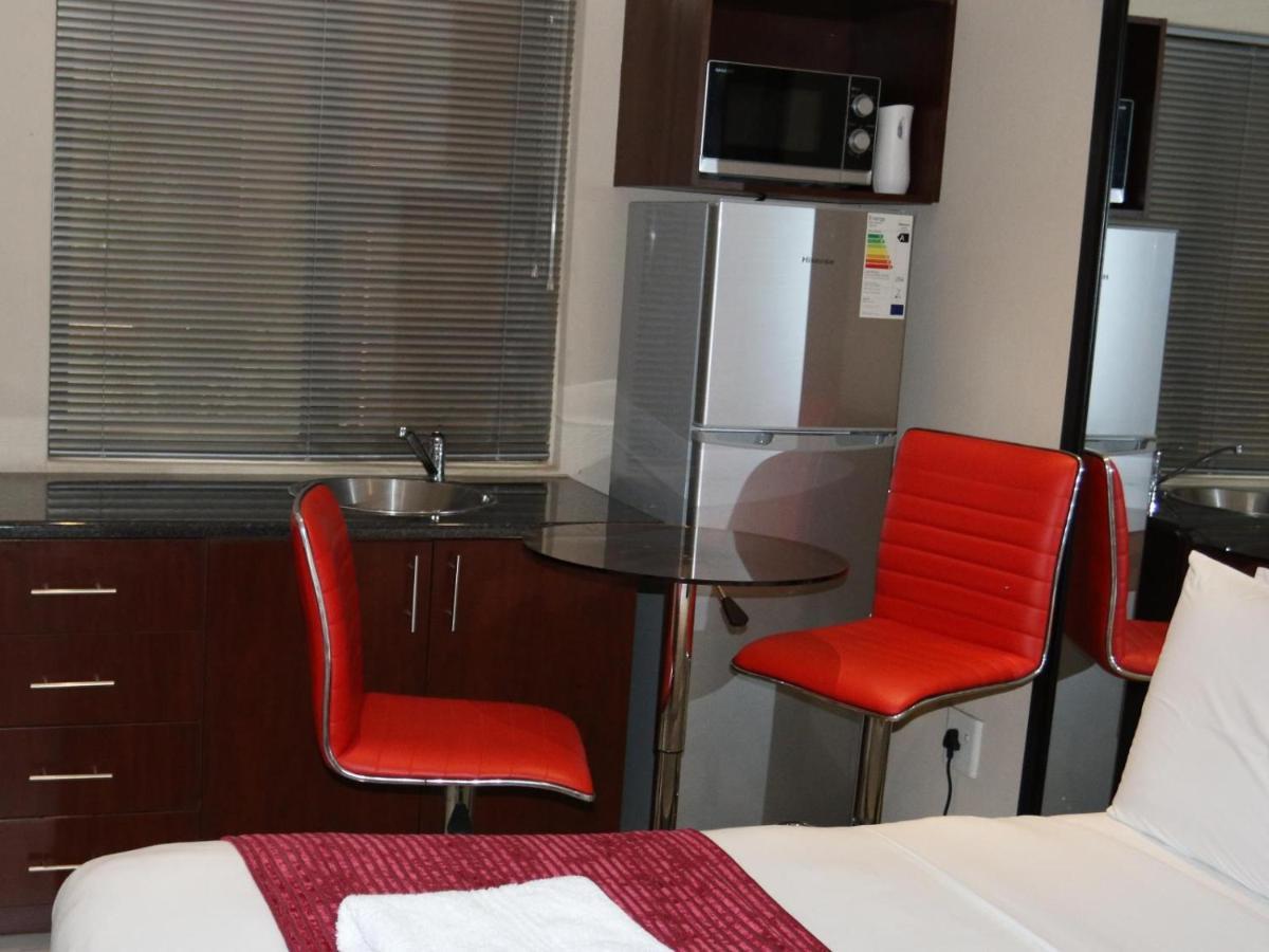 רודפורט Eagle Nest Luxury Accommodation מראה חיצוני תמונה